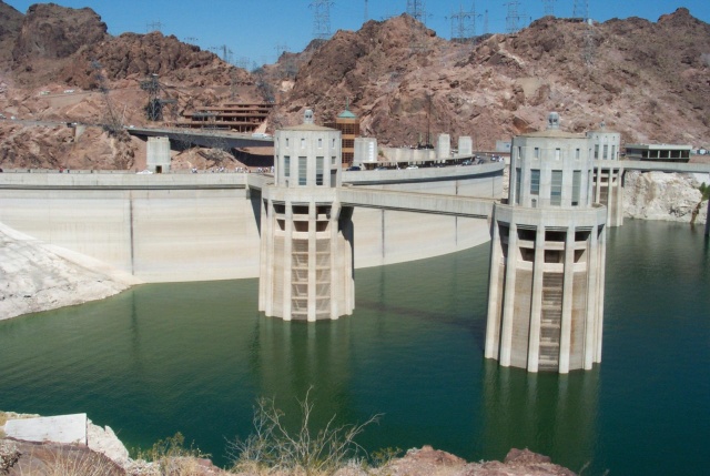 Taken from the first vista on the Arizona side. I didn't realize I'd already gone over the dam until I got to here where the road doubles back. Those are the Arizona intake towers in the foreground. You can just see the inner Nevada intake tower in the background.