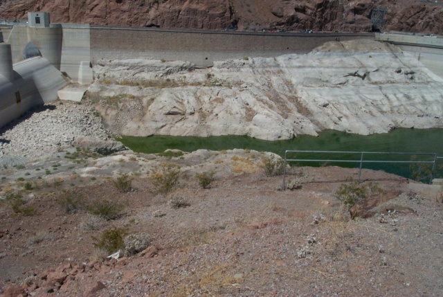 This is a little finger of water at the very south-east corner of Lake Meade, formed by the Hoover Dam. I was struck by just how green the water of Lake Meade is.